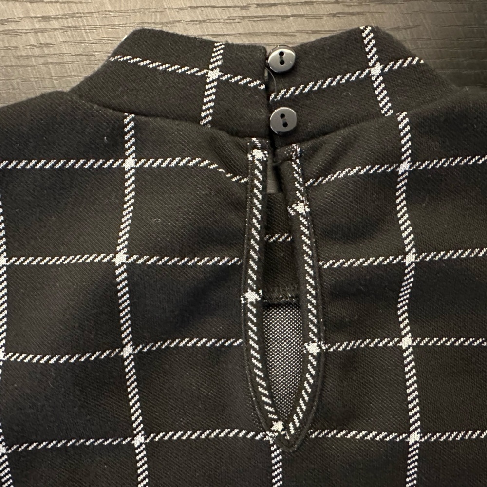 Hollister Black Grid Pattern Crop Top - Picture 3 of 5